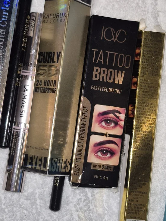 20 Piece Makeup Bundle - Picture 3 of 4